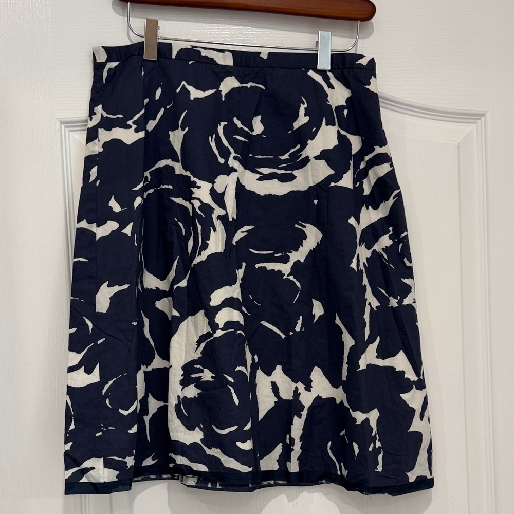 Women's Navy and White Floral A-Line Skirt